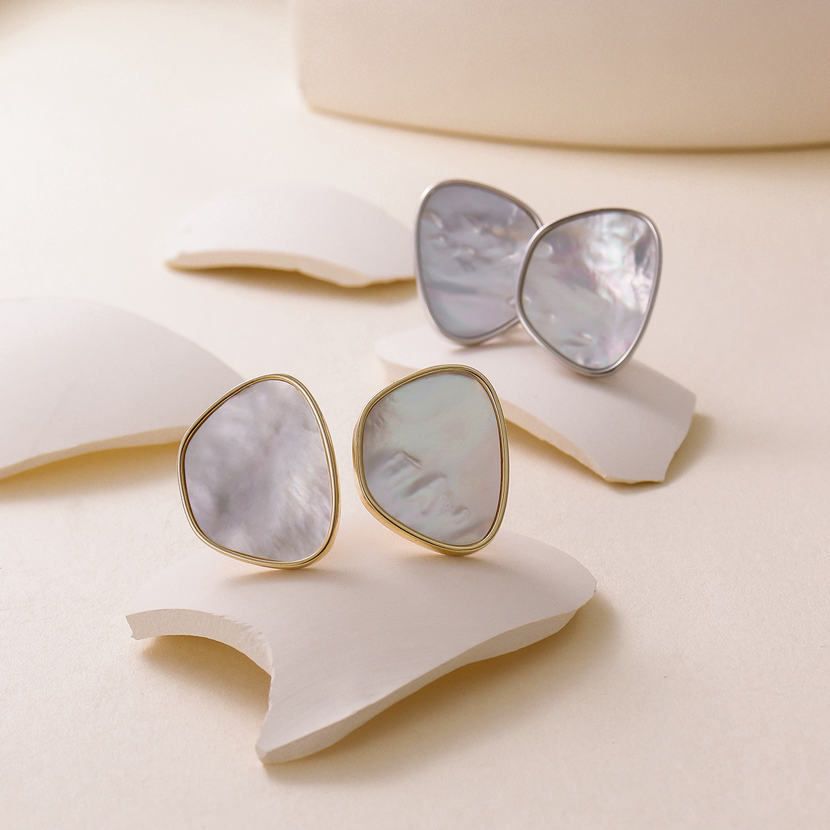 新款几何型天然贝壳耳钉高级感时尚精致复古夸张925银针气质耳饰详情3