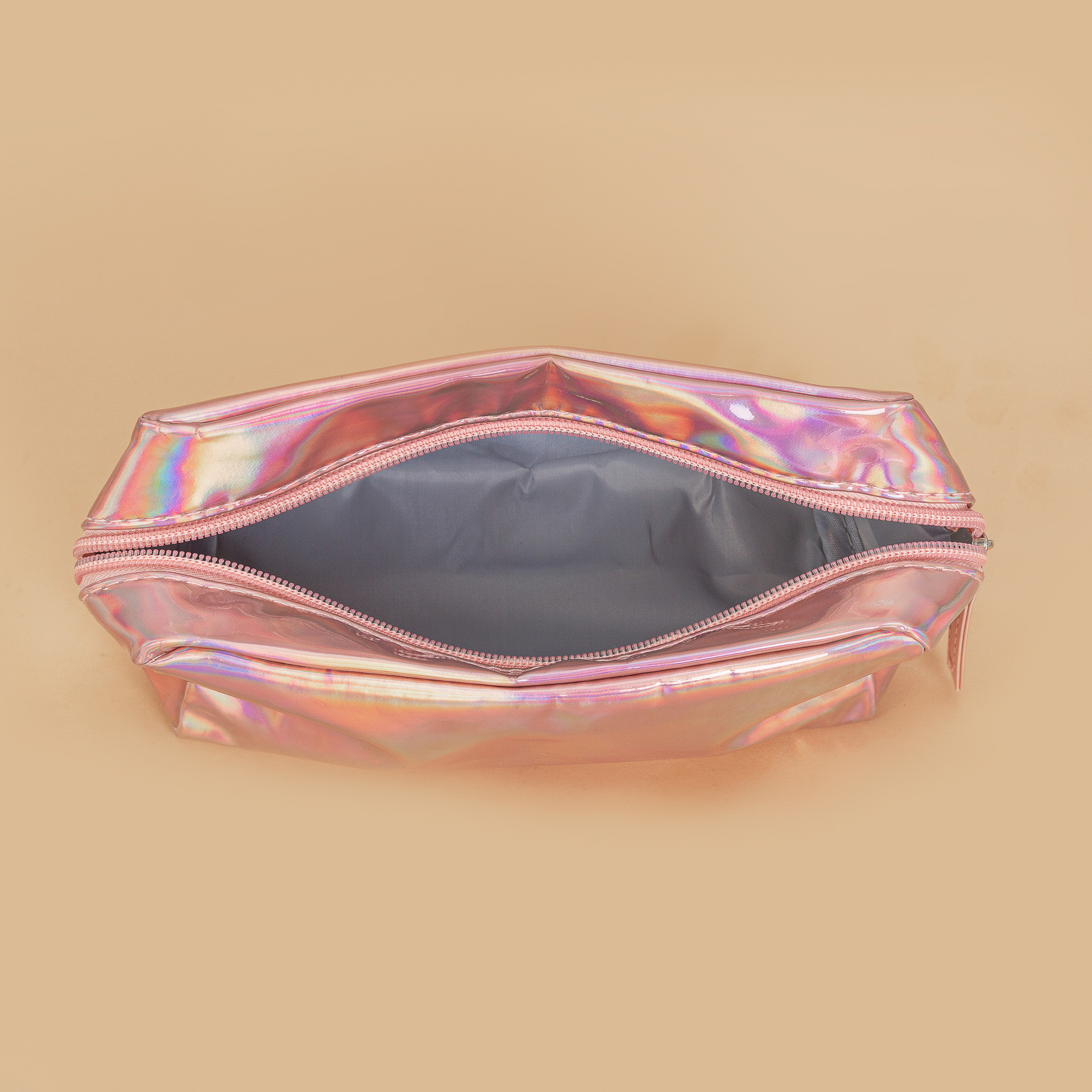 现货时尚幻彩镭射PU化妆包随身便携防水皮革旅行彩妆收纳洗漱包详情6