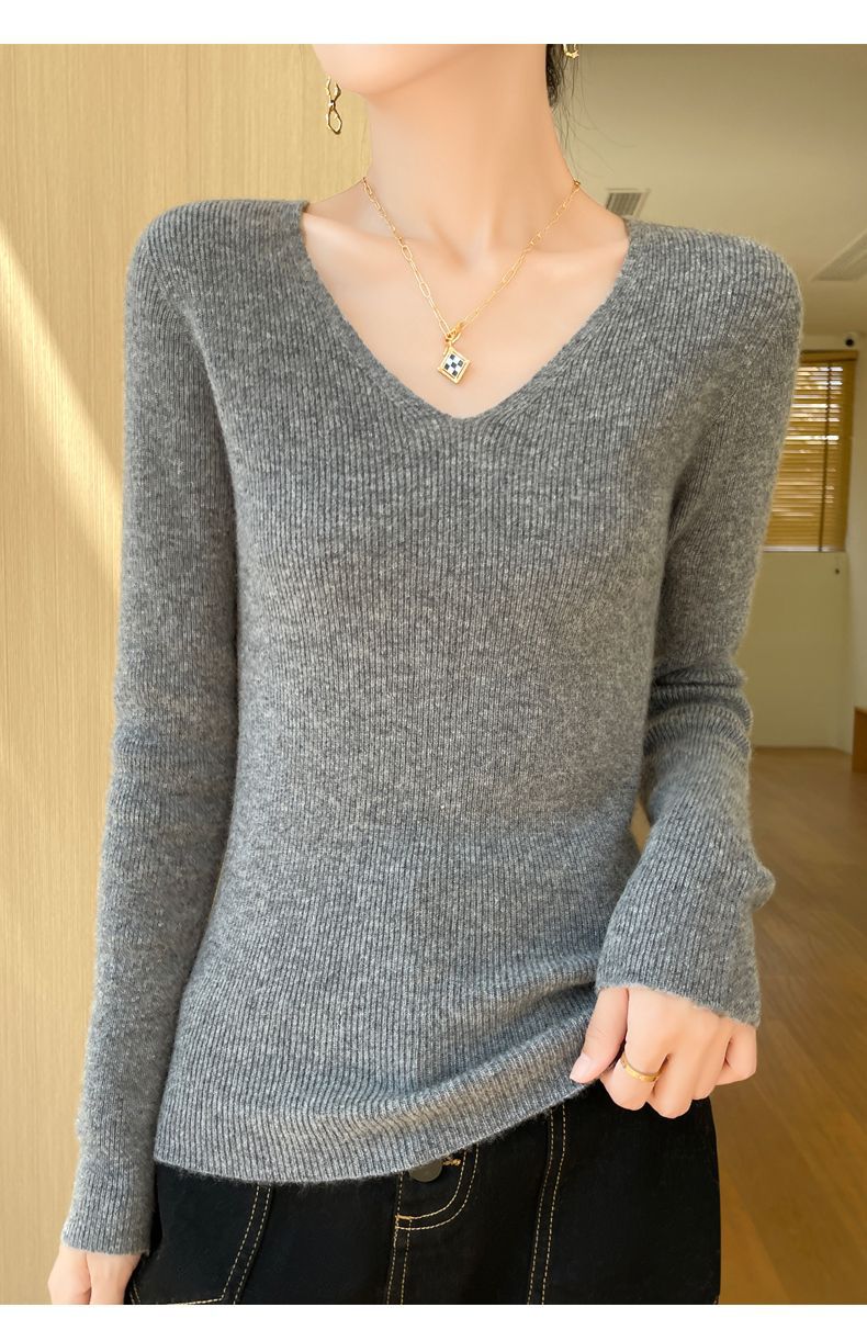 This autumn and winter new style of wool sweater features a V-neck that is slimming and versatile. It is a long-sleeved, casual and elegant sweater with a base layer of knitted sweater for women pic 32