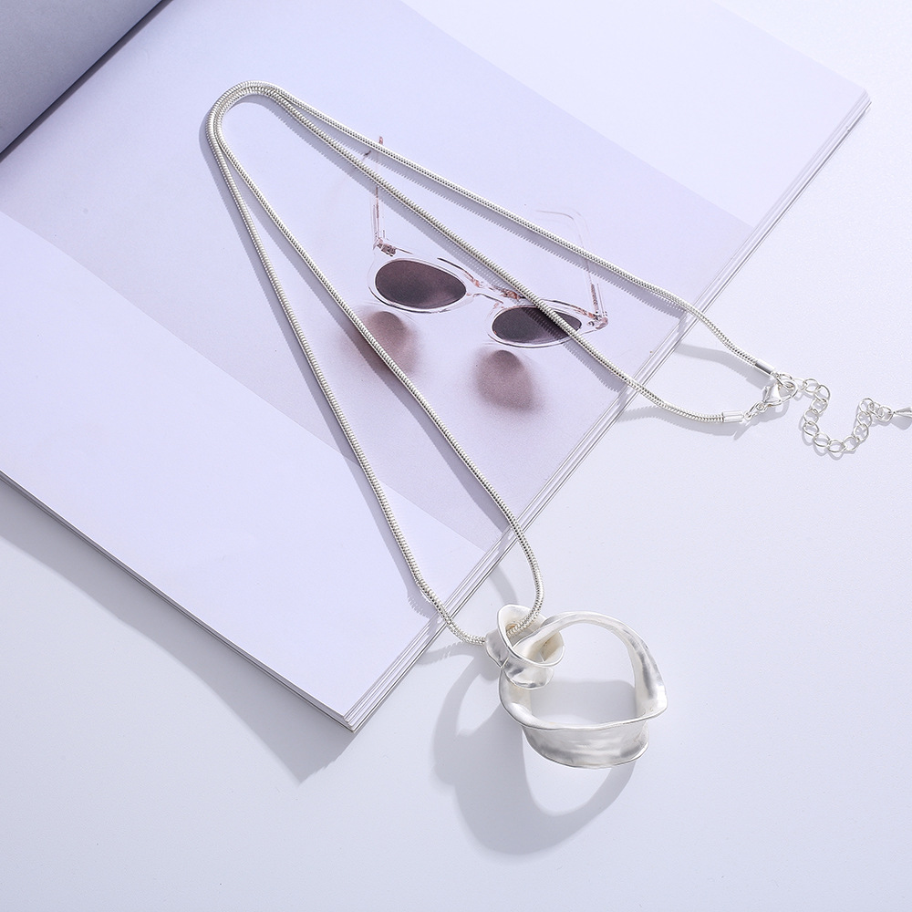 亚马逊爆款项链欧美大气双环复古蛇骨链圆形轻奢女士合金毛衣链详情8