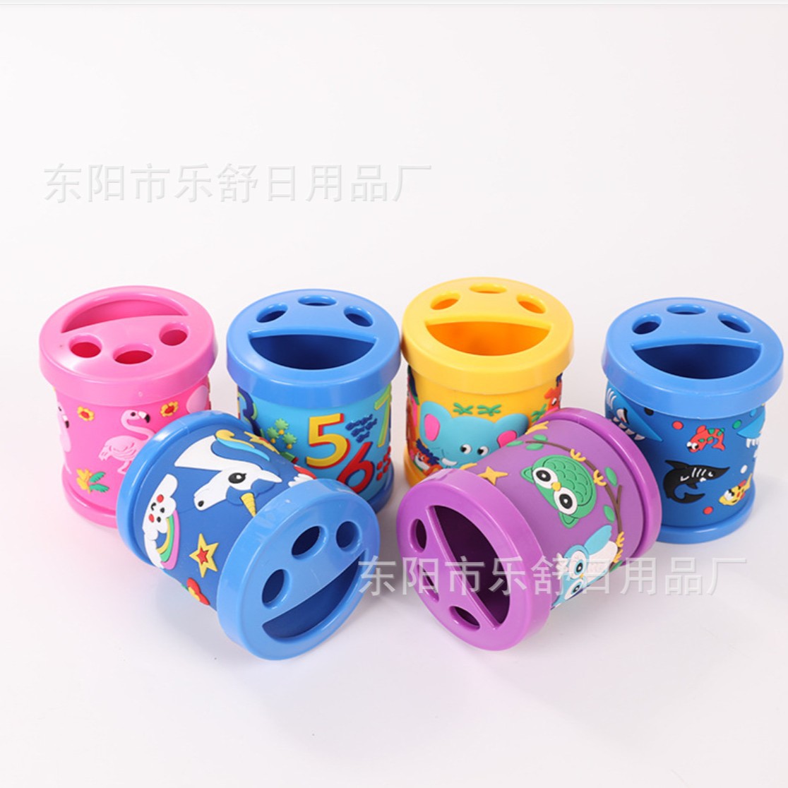 卡通可爱3D立体马克杯漱口杯笔筒水杯两用卡通加厚套皮软胶笔筒杯详情2