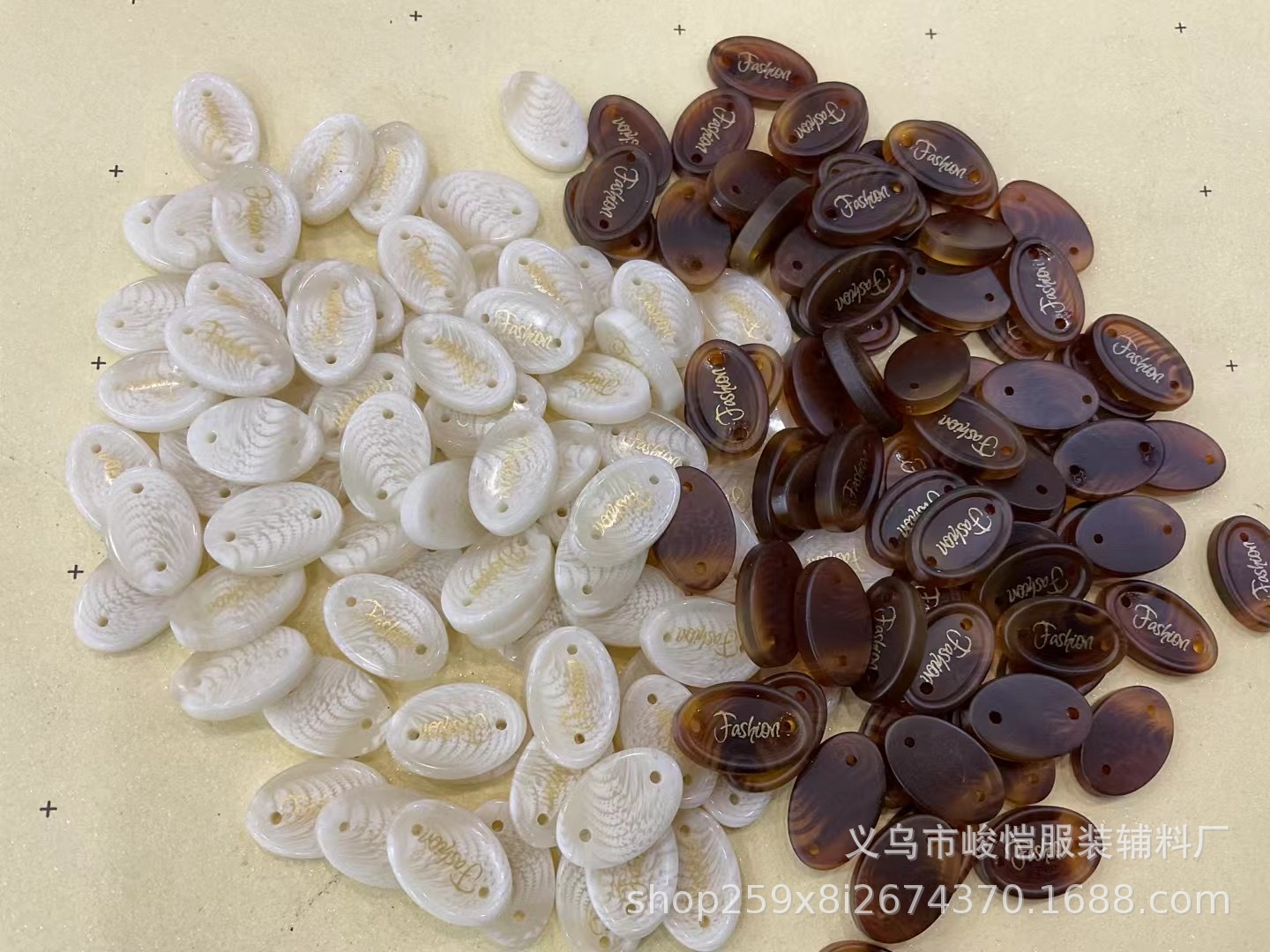新品爆款仿贝树脂红色双孔服装辅料毛衣袜子针织衫上衣DIY装饰标详情7