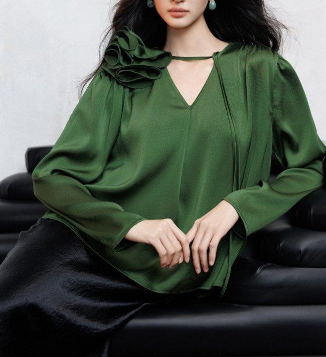 上新珍珠缎真丝光泽感泡泡肌理缎可拆卸手工立体玫瑰花宽松衬衫女详情15