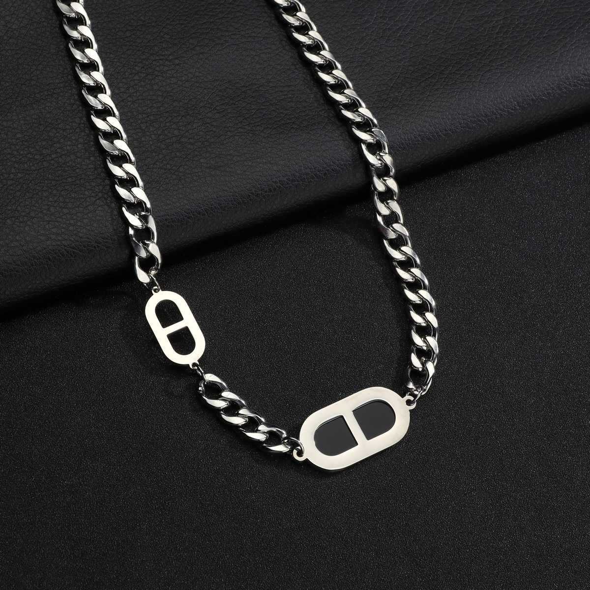 Cross-border supply of European and American Instagram streetwear hip-hop necklaces, fashionable short necklaces for men and women, titanium steel simple collarbone chains pic 4