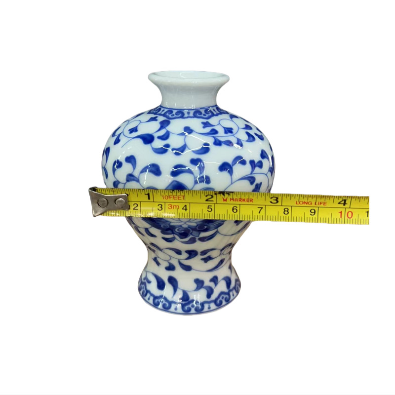 Blue and white porcelain mini vases, ceramic ornaments, Chinese-style vases, wholesale of Jingdezhen vases, ceramic lotus flower small vases pic 4