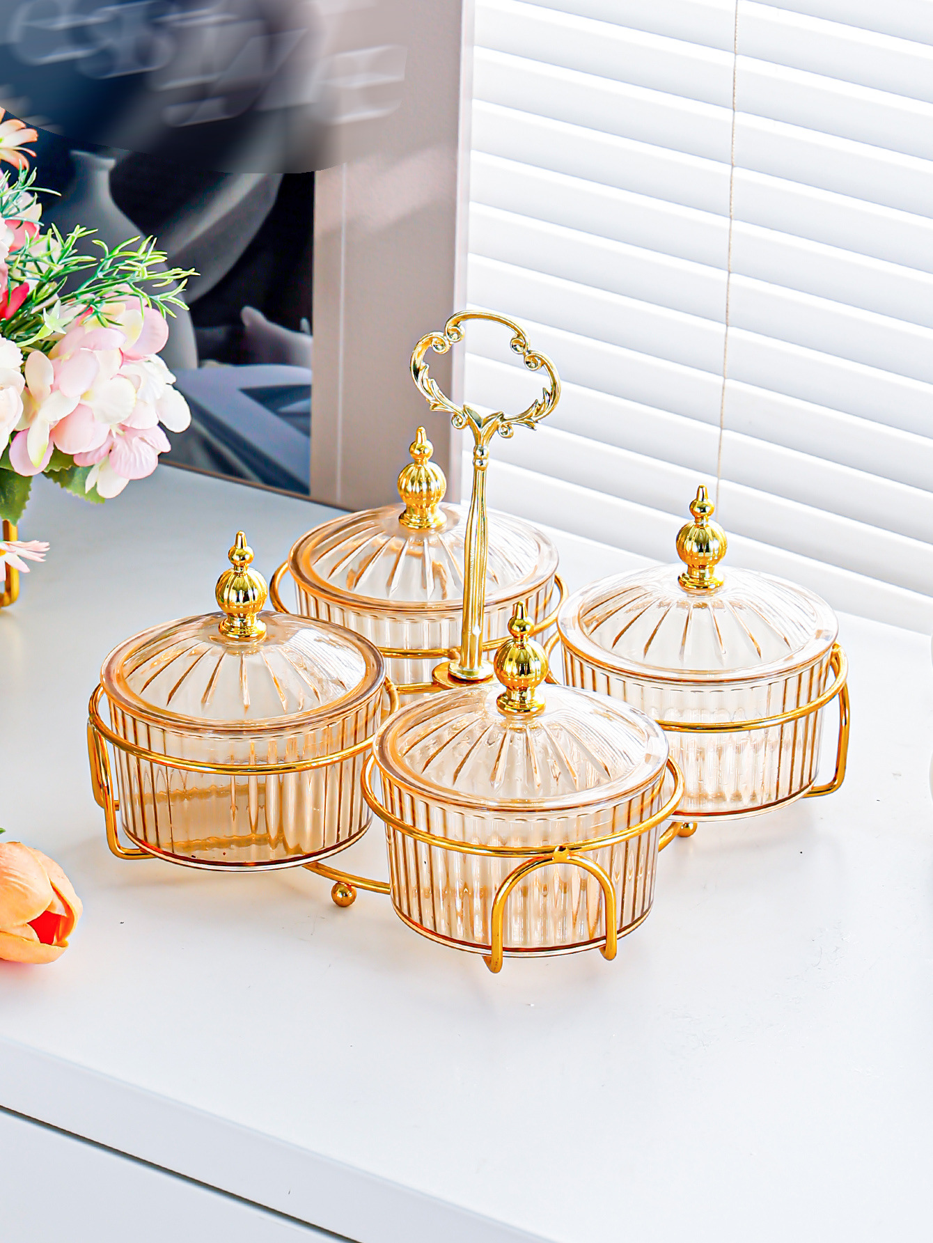 北欧干果碟零食盘小吃碟透明圆形水果盘点心分格盘铁艺带盖盒详情12