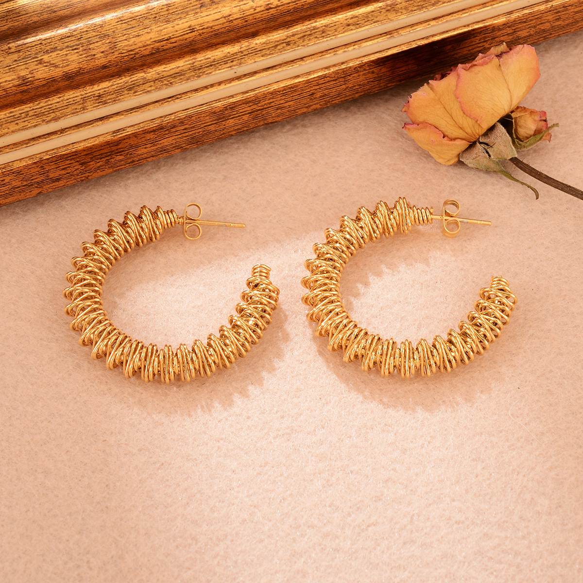 时尚复古简约大气不锈钢小众个性不锈钢纹理时尚扭纹U型耳环批发详情50