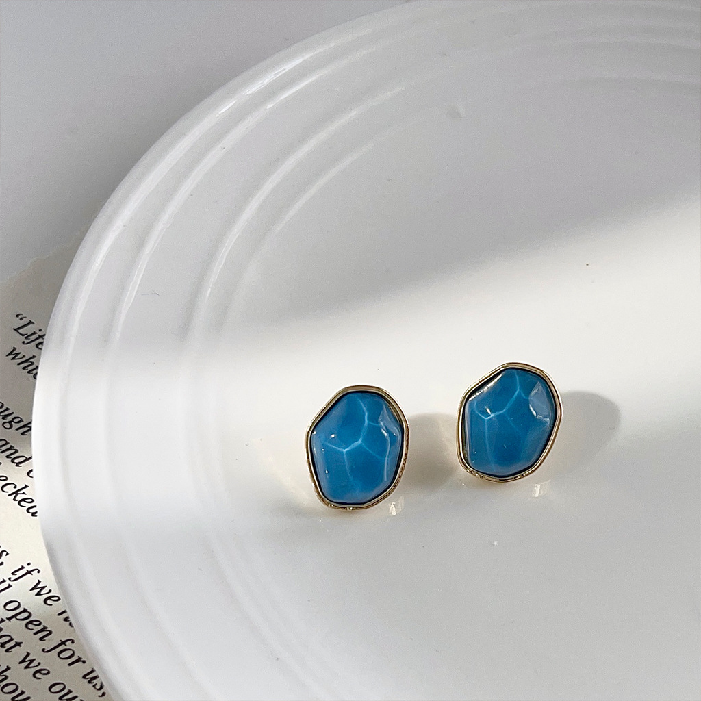 Liangmu S925 Silver Needle 14K Hong Kong-style fashionable stud earrings, personalized irregular geometric earrings, asymmetrical earrings factory pic 5