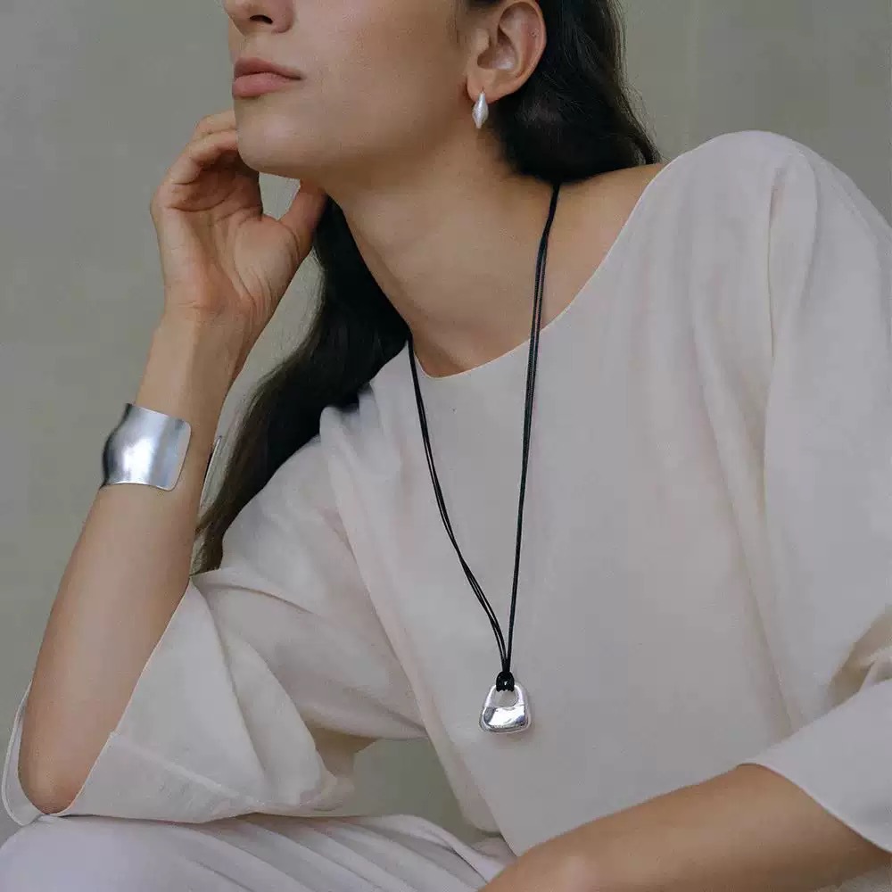 银丝刺绣肌理锁包吊坠长项链耳环小众设计高级感简约可调节项链女详情1