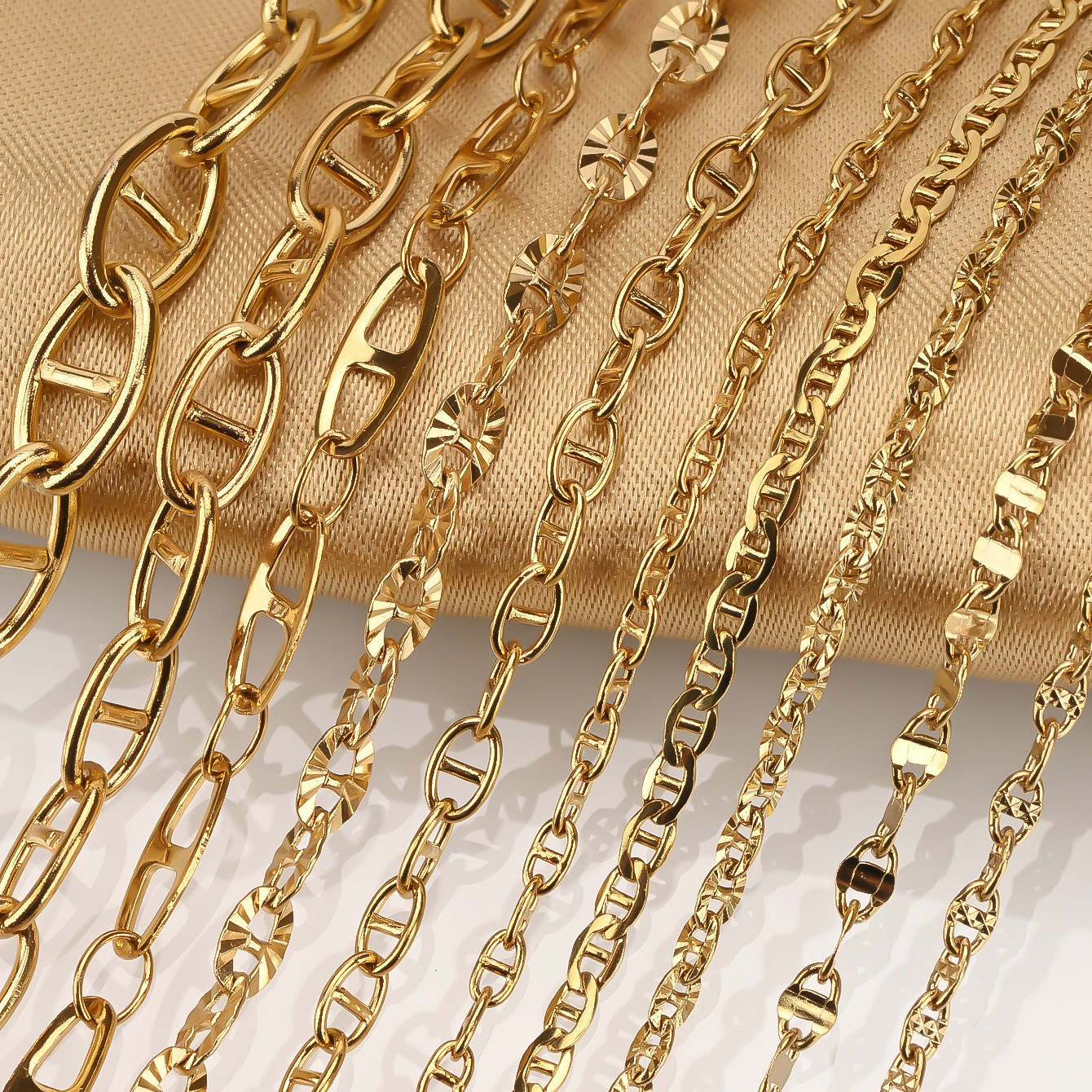 Pig nose chain PVD vacuum electroplated stainless steel Japanese character chain jewelry production and clothing accessory chain pic 3