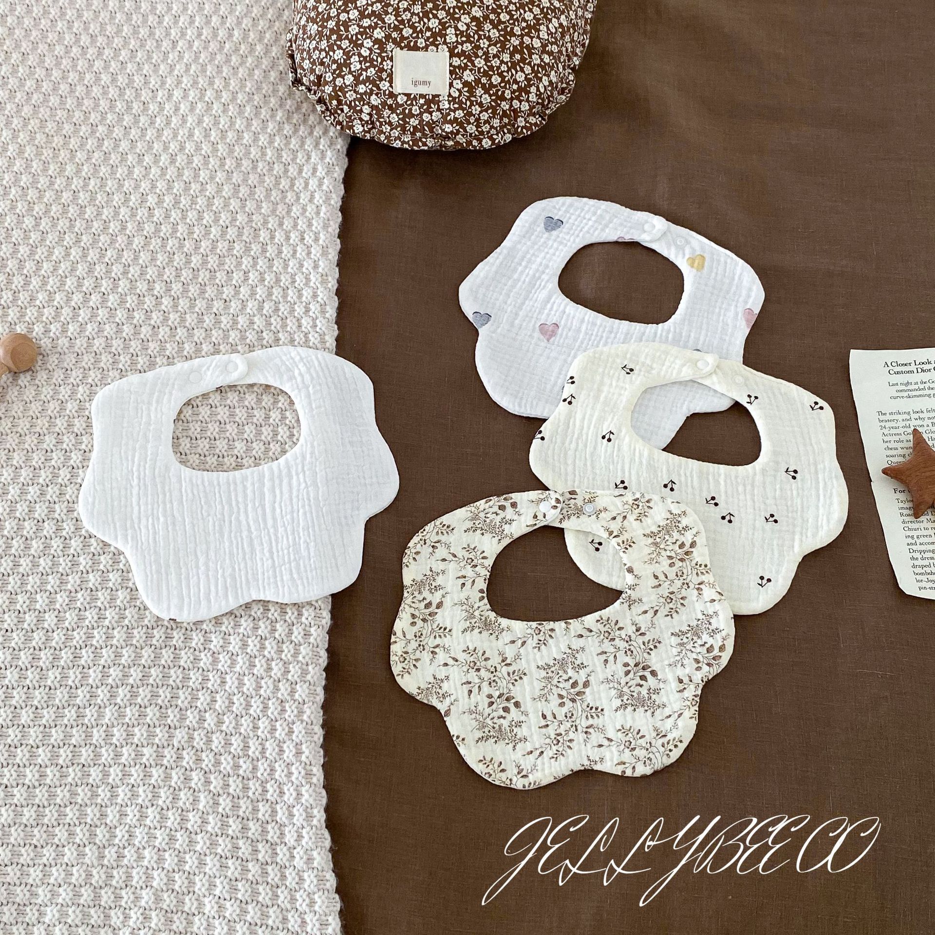 花瓣宝宝围嘴新生婴儿口水巾A类纯棉纱四季吸水围脖跨境详情3