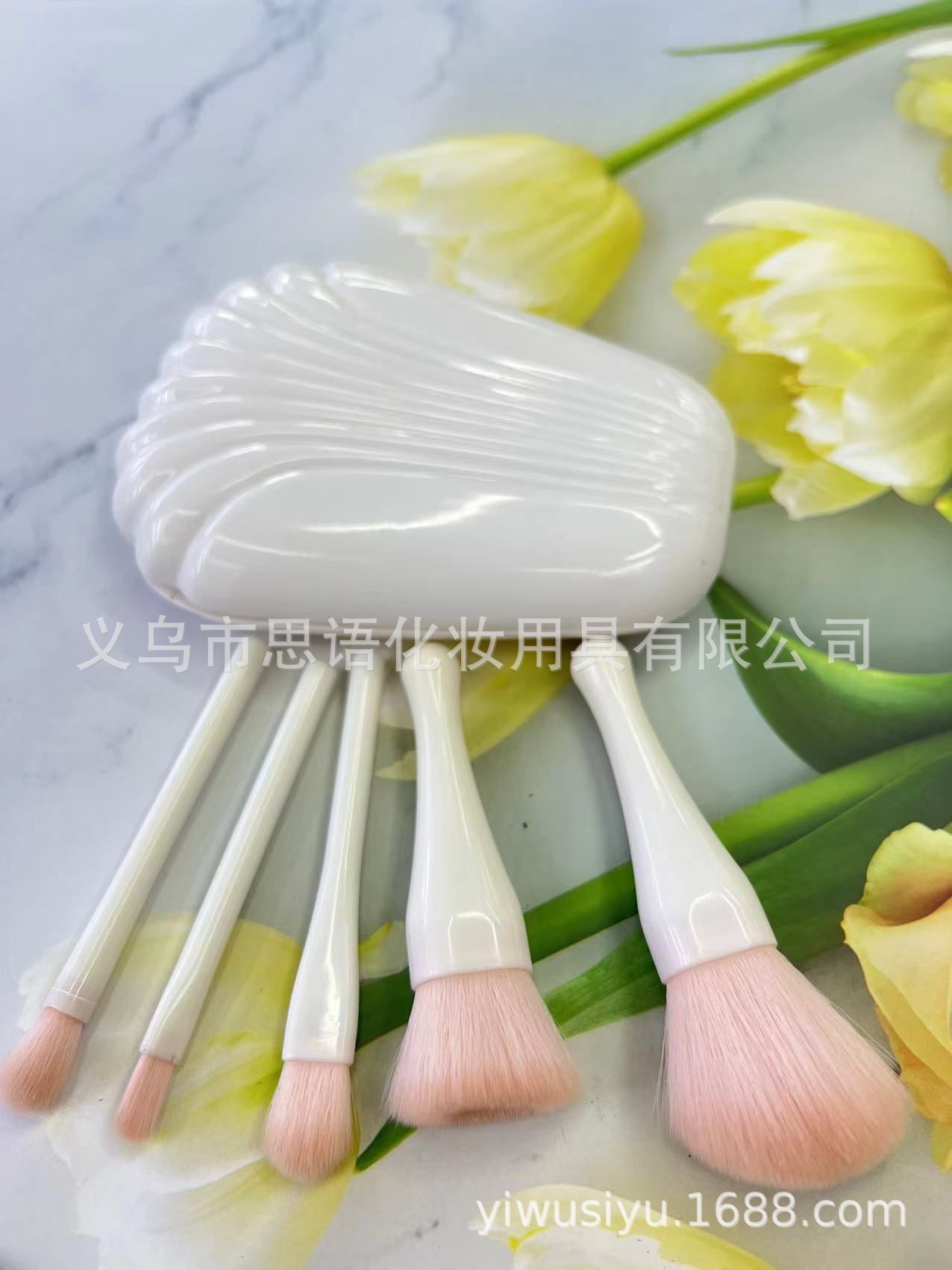 新款5支贝壳镜子化妆刷便携式迷你带化妆镜子组合旅行小巧化妆刷详情8