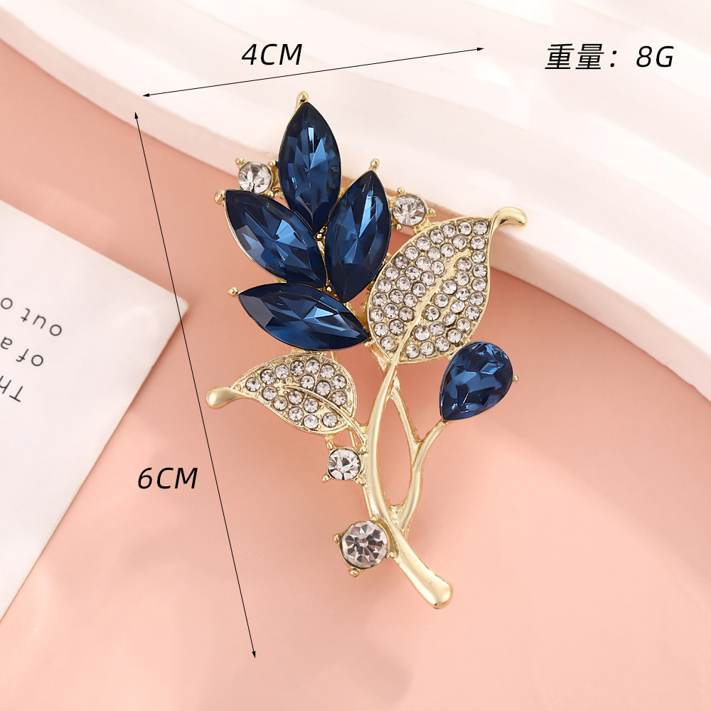 A fresh and delicate peony and zircon flower brooch, a retro pearl fashion pin, a leak-proof clothing accessory, a brooch for women pic 26