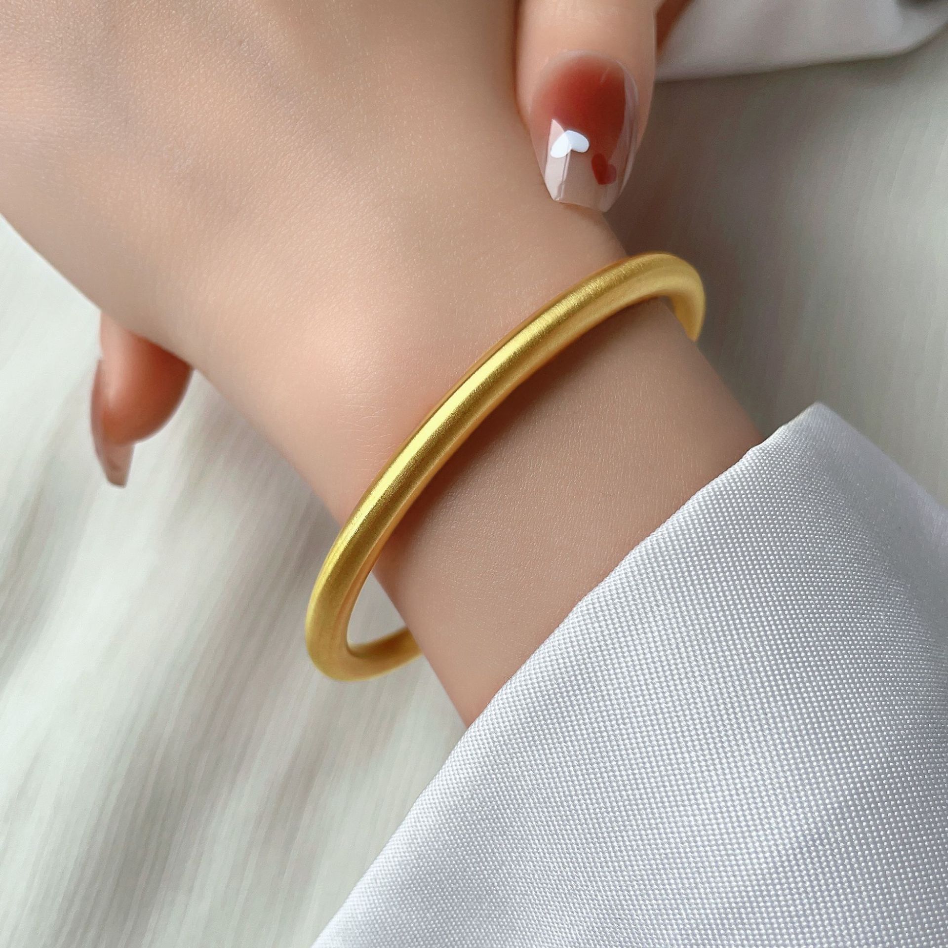 新款爆款古法传承手镯女钛钢镀18k金色拉丝素圈手环不掉色手镯详情1