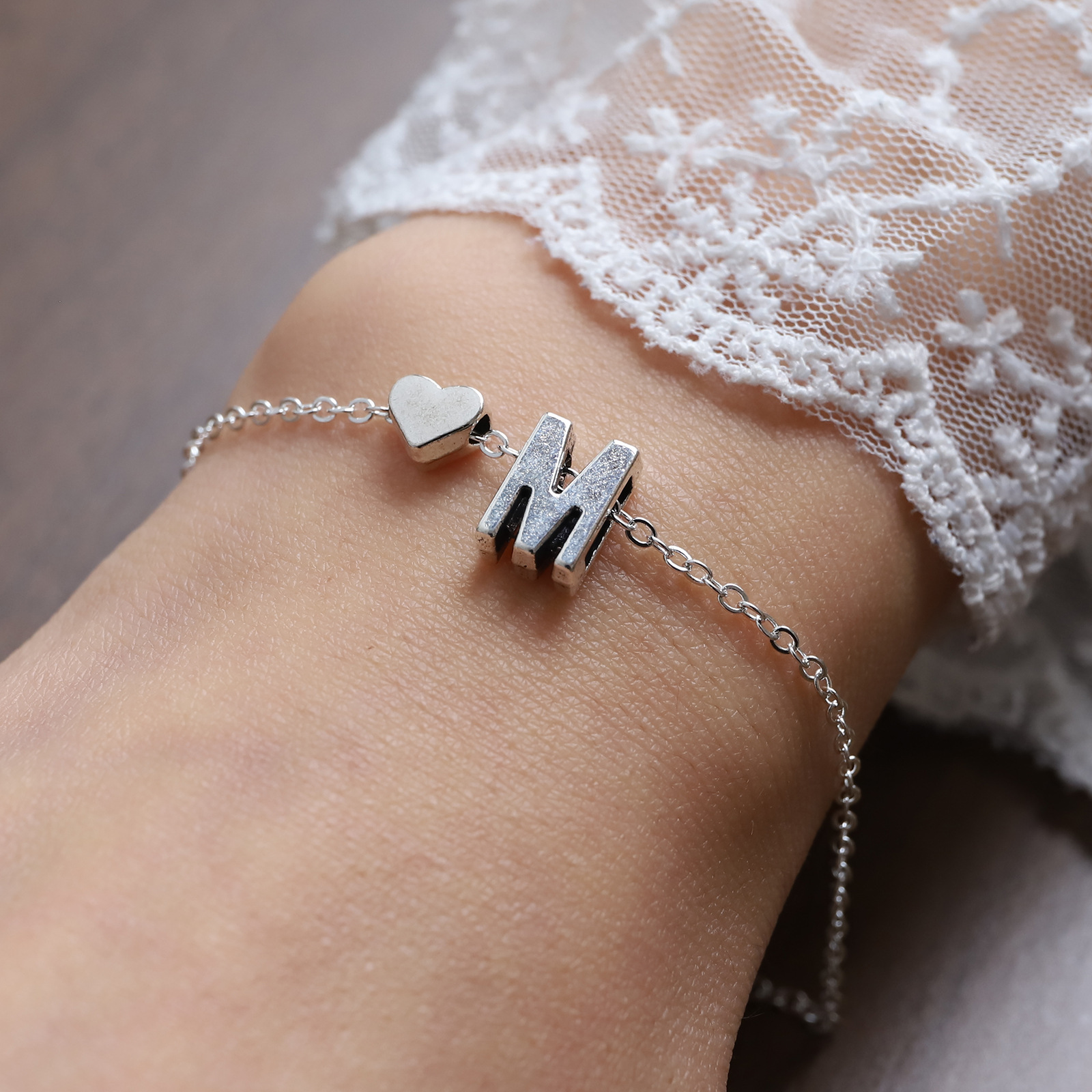 欧美跨境26个英文字母手链女个性气质合金心形字母手环手镯批发详情25