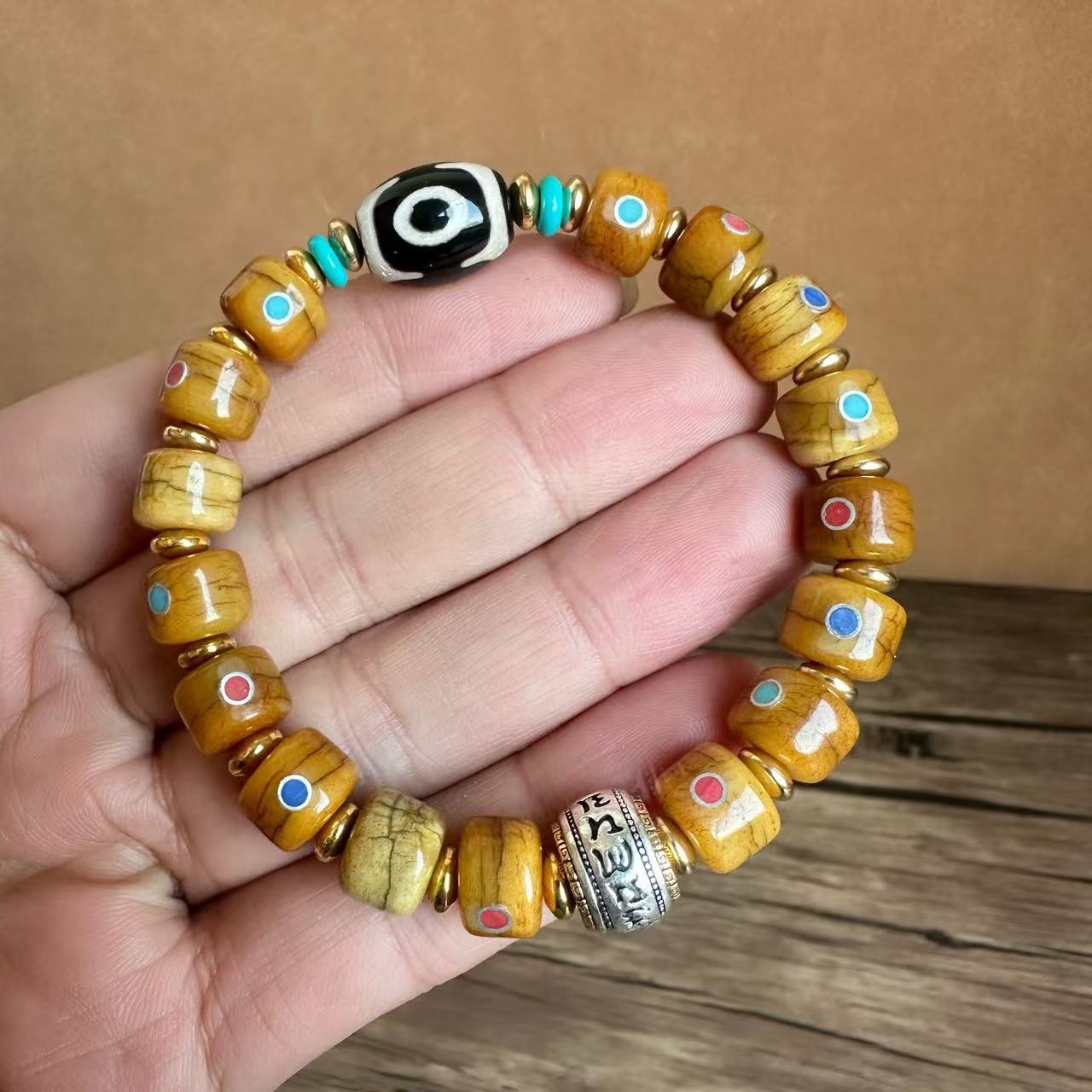 Authentic Tibetan yak bone bracelet for men, inlaid with gemstones and old pearl accessories, ethnic style Tibetan-style bone bracelet collectible pic 8