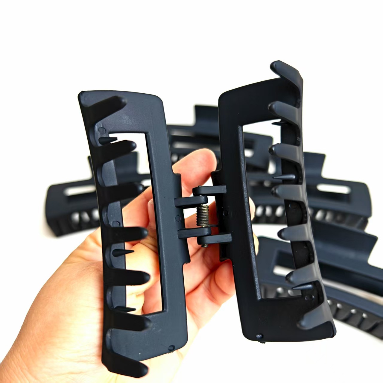 【】 Black large square grabber 12/ pack 1200/ box Black large square plastic grabber matte solid color grabber fashionable and elegant rectangular grabber 2 yuan wholesale pic 2