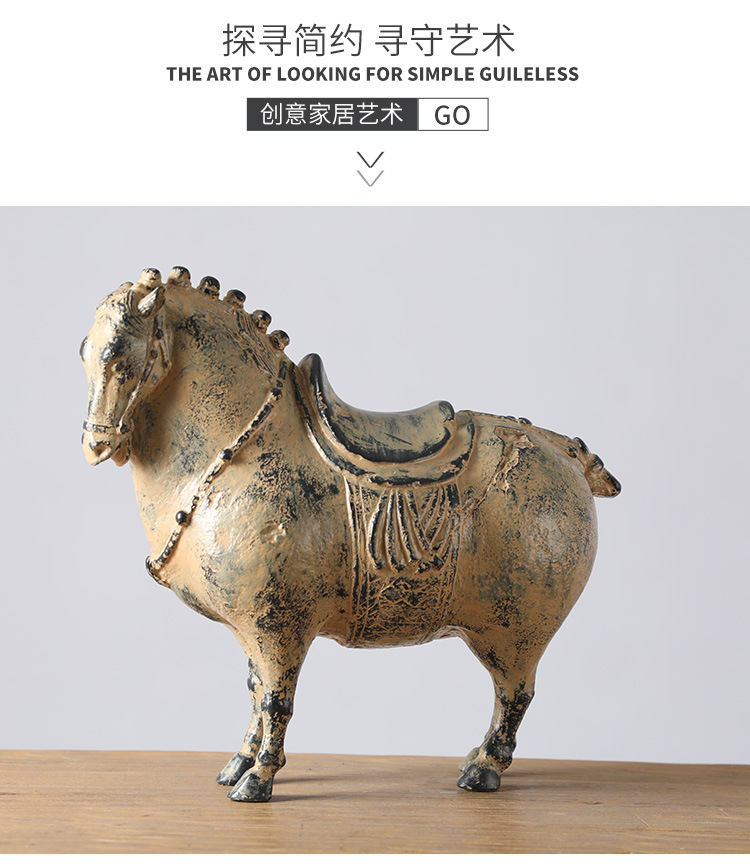 2026 Resin horse statues, hotel and home handicrafts, ornaments, handcrafted items, exquisite decorative items pic 1