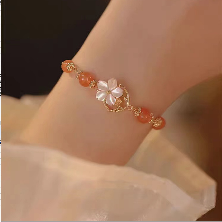 2024新款九条装蝶恋花手链翩翩蝴蝶钰碎珠手链清新设计感闺蜜手链详情11