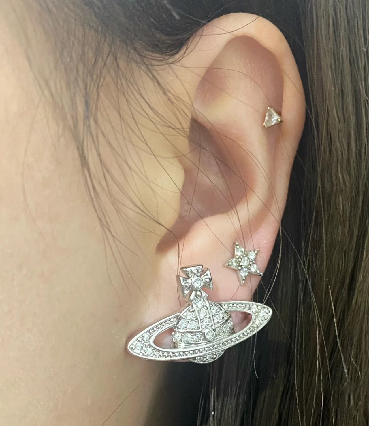 The classic full diamond Saturn stud earrings with finely set planet earrings of the Empress of the West, the same style as NANA pic 20