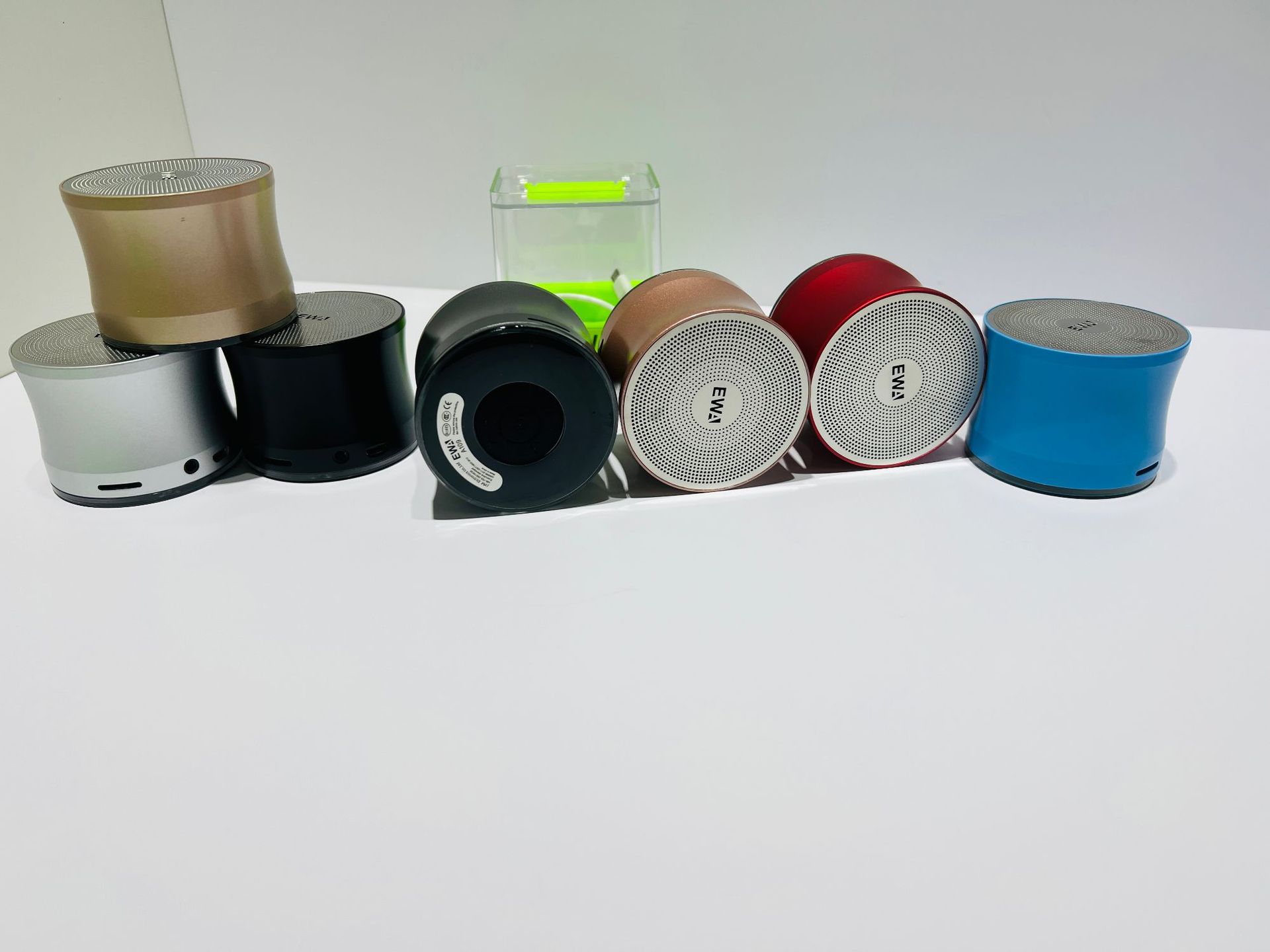 EWA-A109Pro Subwoofer outdoor car communication Bluetooth speaker with TF card insertion, TWS factory direct sale pic 24