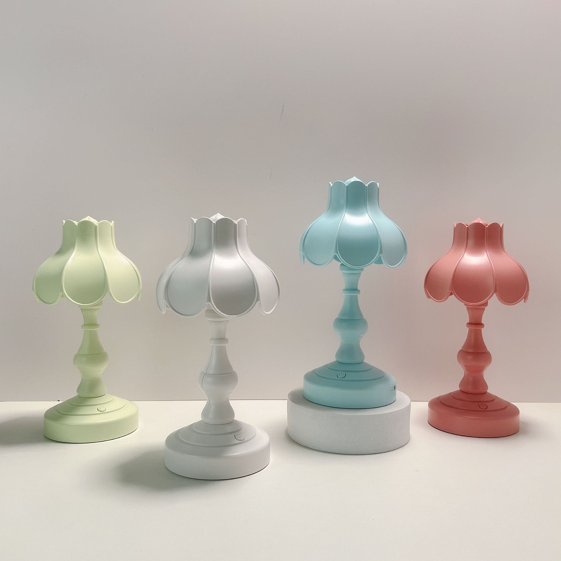 Retro atmosphere light, DIY handmade table lamp, lotus leaf night light, cute and girlish bedroom lighting, Nordic style, eye-protecting pic 12