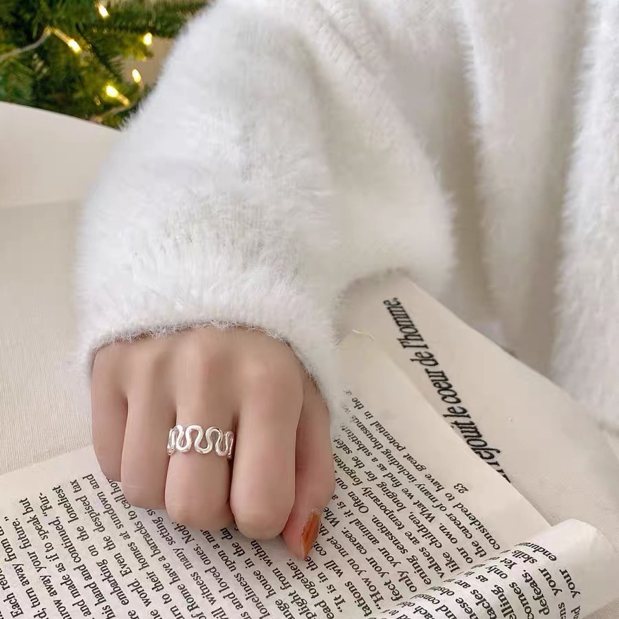 The entire s925 sterling silver wavy ring is unique and stylish for women, versatile for commuting, and features a simple line design with an open ring pic 6