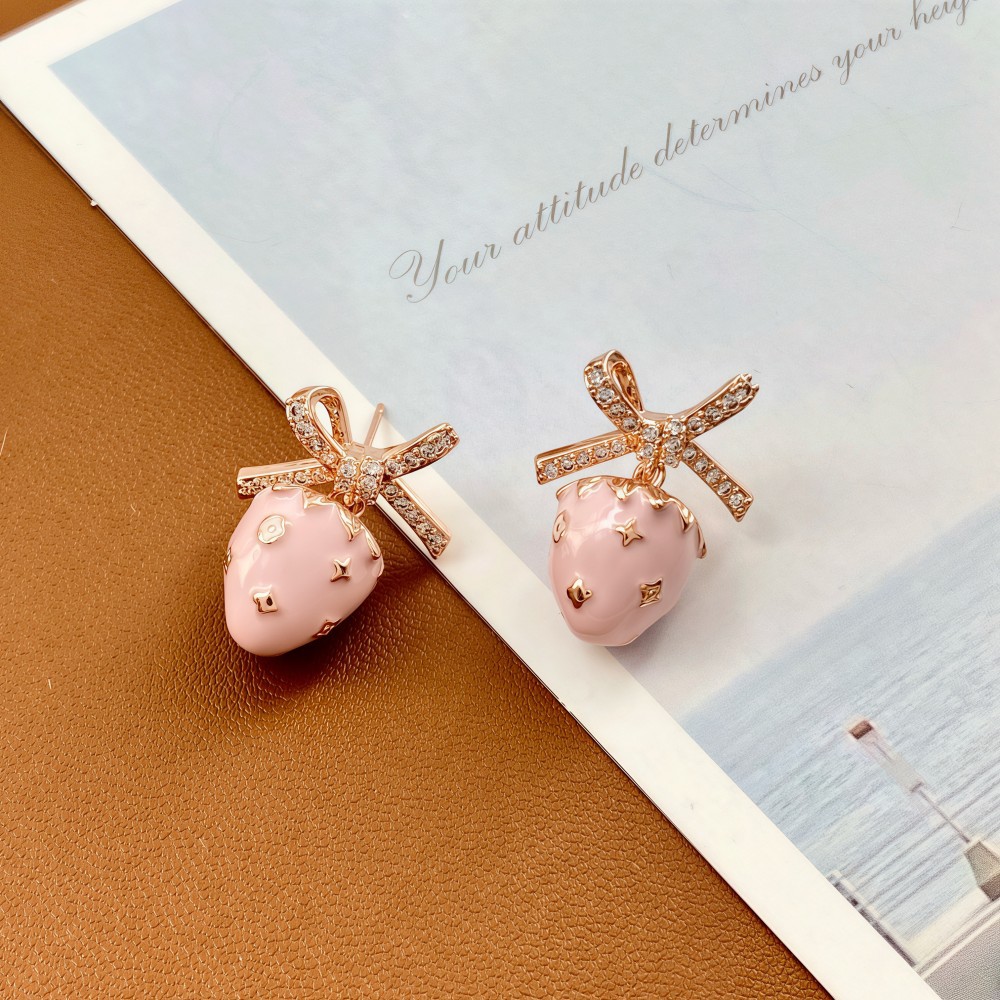 Sweet velvet strawberry necklace, niche design sense, girlish heart, collarbone chain, light luxury and exquisite necklace wholesale pic 6