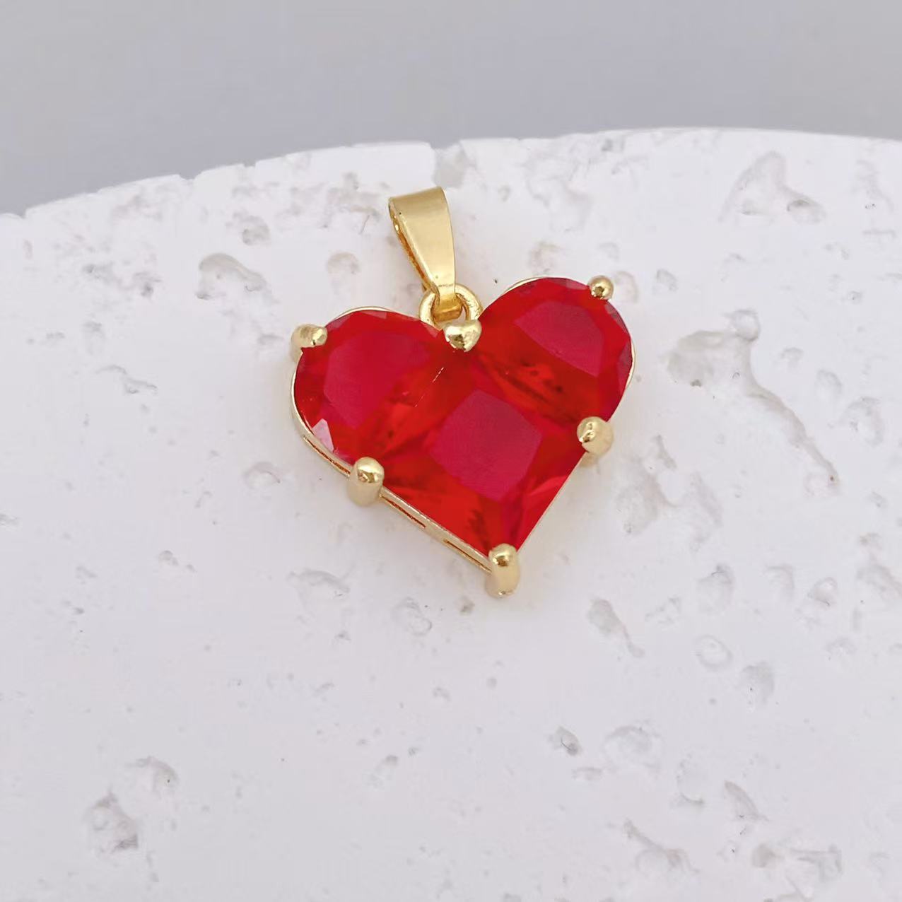 Cross-border new product Peach Heart heart-shaped pendant, DIY handmade jewelry accessory, copper electroplated zircon gold style wholesale pic 9