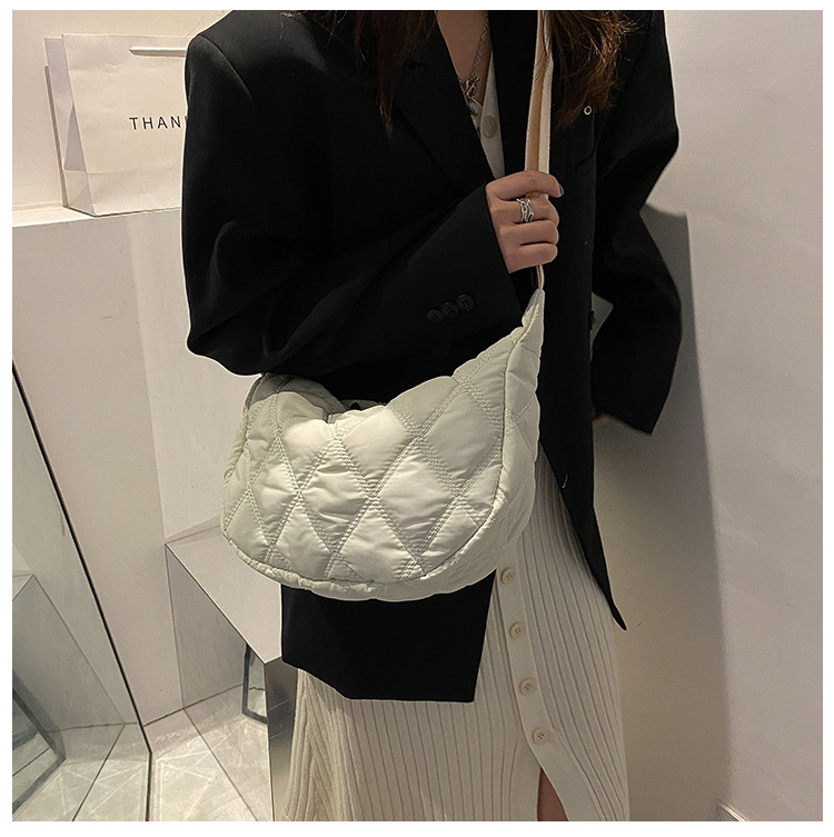 The new, trendy and fashionable single-shoulder crossbody bag with diamond-patterned embroidery thread for women in 2021, the popular dumpling bag pic 72