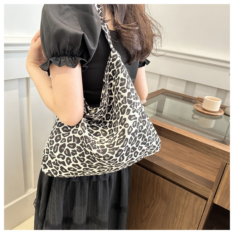 大容量网红豹纹包包女包2024新款潮时尚质感单肩腋下包洋气背包女详情14