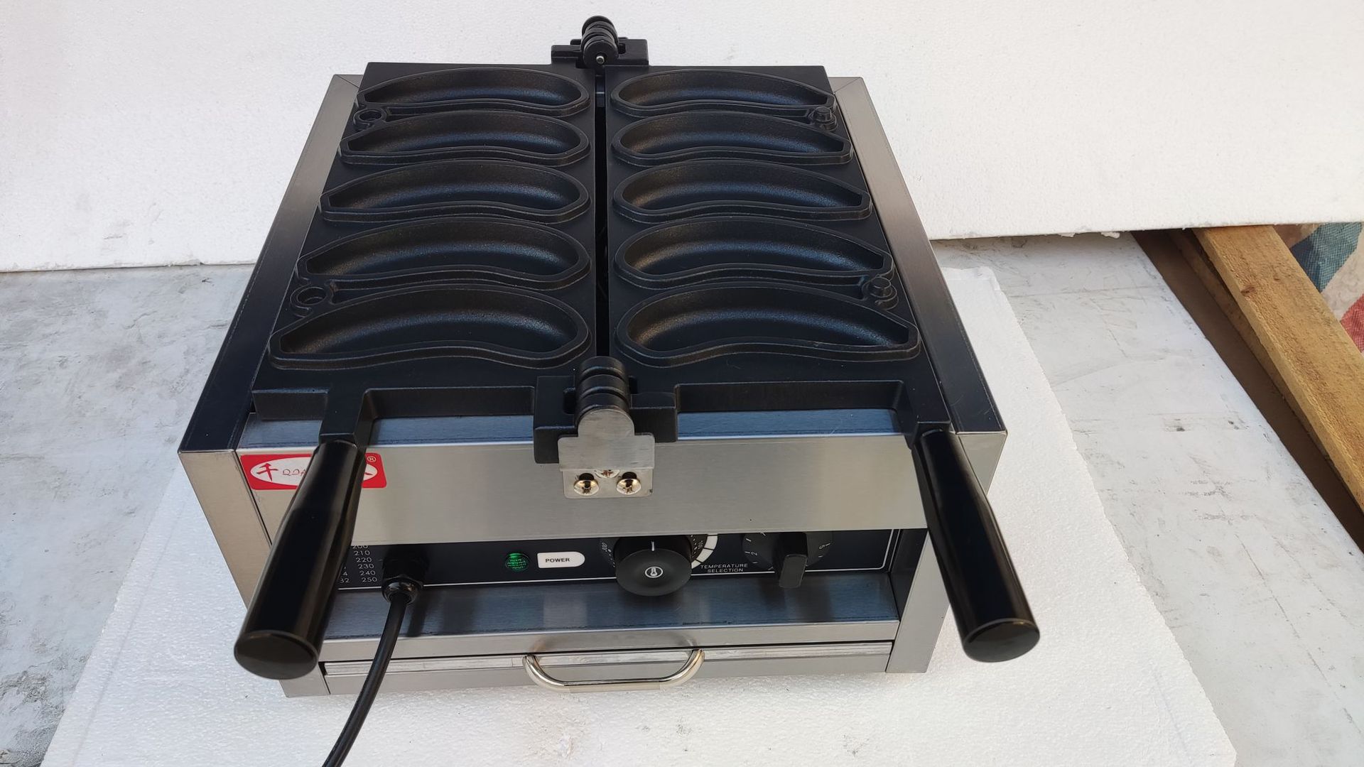 Qianmai commercial electric five-compartment banana burner, double-sided heating banana burner mold waffle machine, stall equipment pic 13