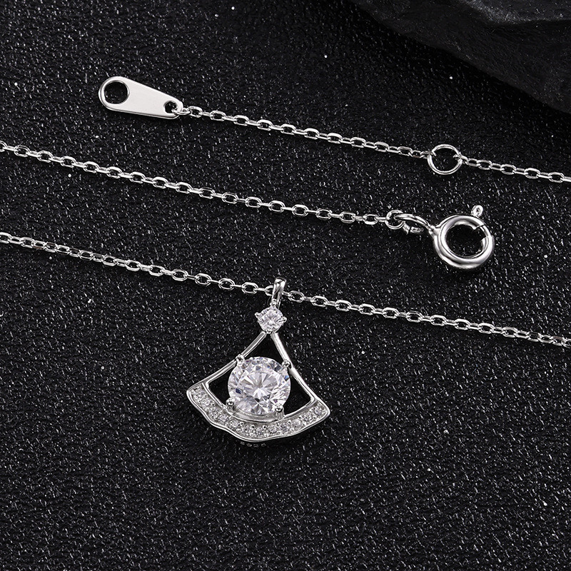 Zhuoheng Zhenxuan s925 Pure Silver Clover Necklace with micro-inlaid zircon, exquisite and compact design, fashionable little dress necklace for women pic 13