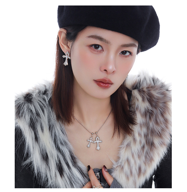 时尚个性冷淡风十字架系列耳环女原创设计轻奢高级感百搭耳钉耳饰 pic 9