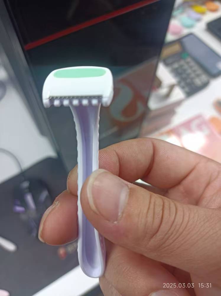 Manual shaving knife for women, a perfect shaving tool. Aloe vera lubrication, anti-scratch, suitable for armpits and the whole body pic 20