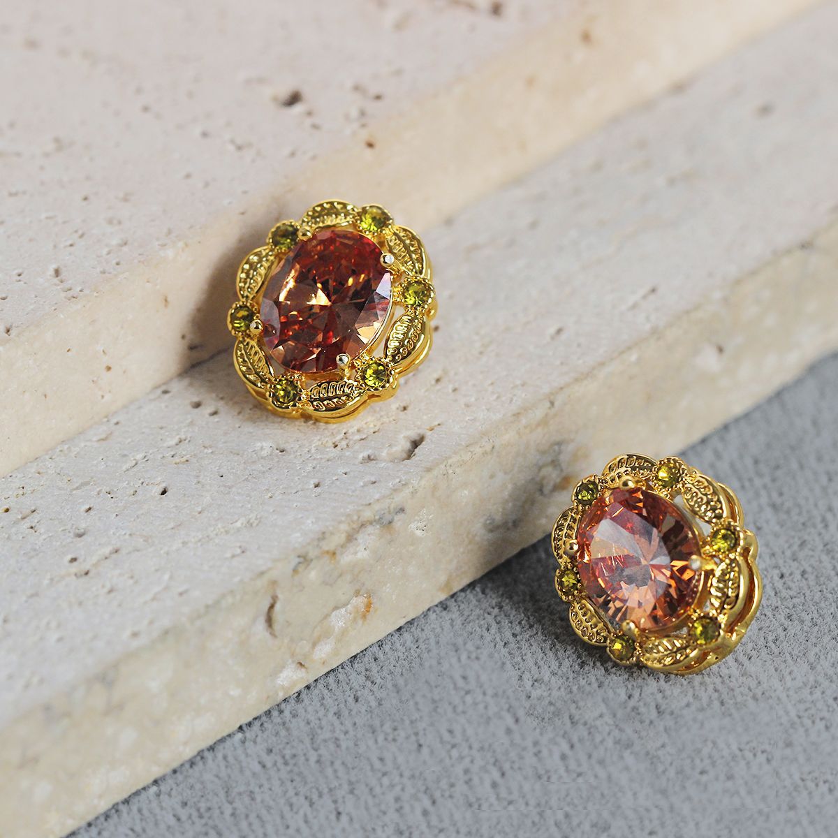 LIL*系列百合花耳钉繁华同款复古香槟色优雅冷清气质锆石花朵耳钉详情6