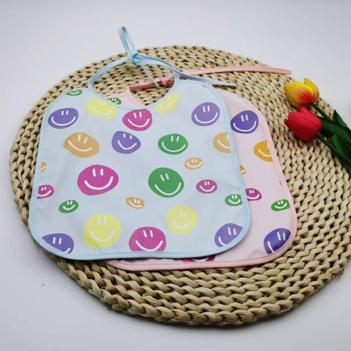 外贸交叉可调节婴儿多功能PU高档围兜围嘴棉口水巾背心式可爱卡通详情2