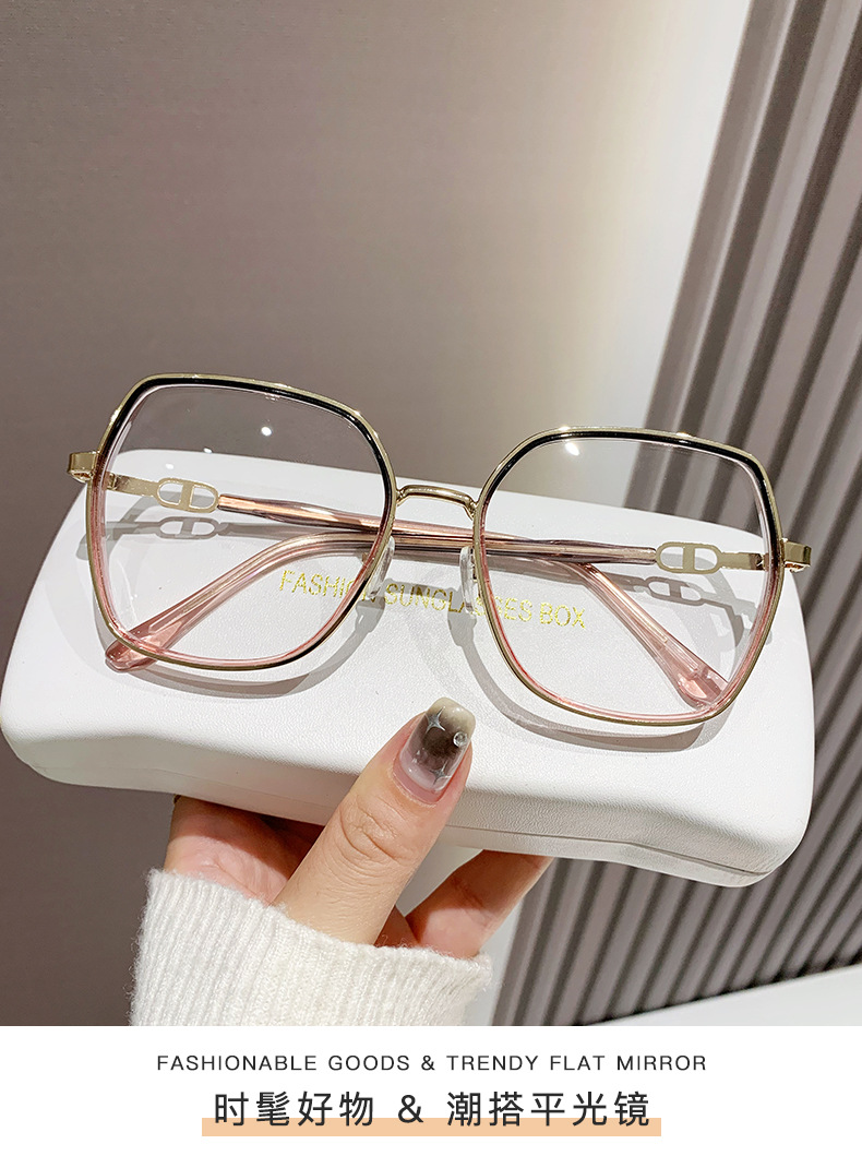 The new Korean-style fashionable flat light glasses for women with anti-blue light large-frame slimming effect can be paired with the same style on Xiaohongshu for myopia pic 1