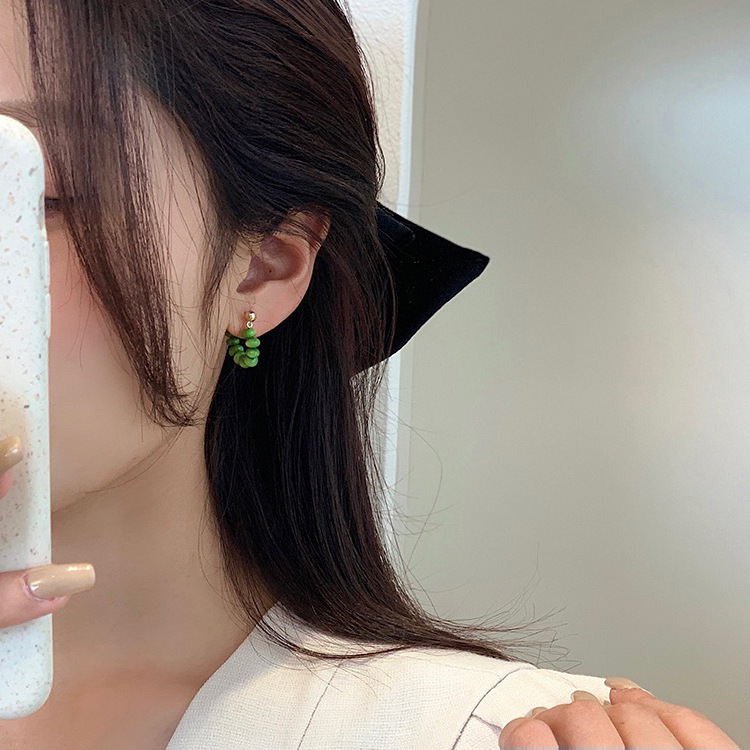 清新甜美风牛油果绿耳钉新款潮流耳饰女小众春夏百搭串珠耳针饰品详情5
