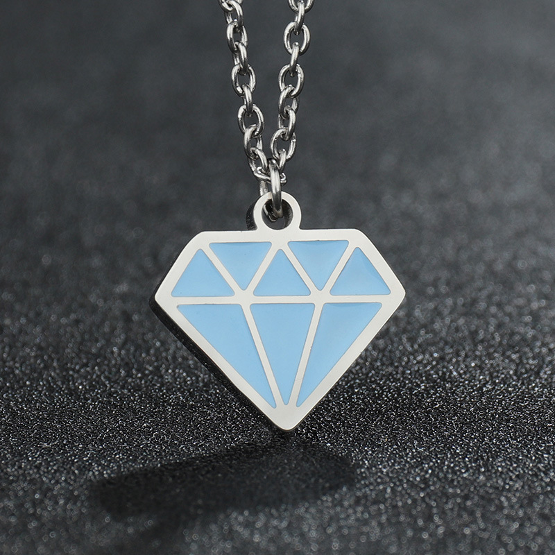 Wholesale of popular small accessories in Europe and America in 2024: ins style, versatile sweater chains, titanium steel necklaces, diamond-shaped pendants pic 2