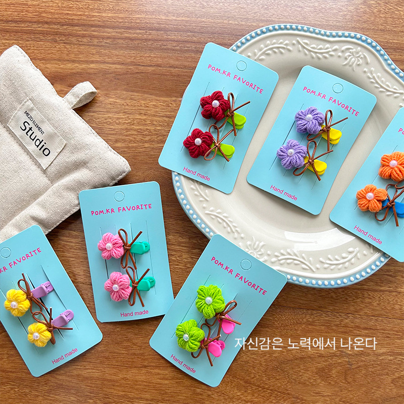 A new Korean knitted sweater, fashionable and cute, colorful flower bow clip, bangs clip, and a pair of broken hair clips for girls pic 6