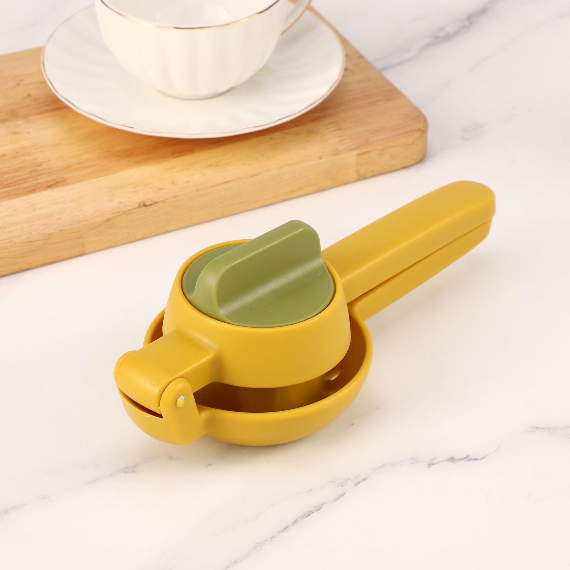 多功能旋转式榨汁机手动柠檬夹家用压汁器小型果汁机水果榨汁器详情6