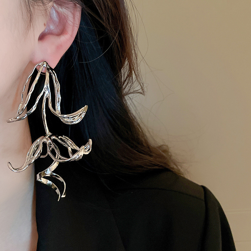 银针跨境高级感银色几何圆珠爱心耳钉小众个性耳环冷淡风耳饰批发详情14