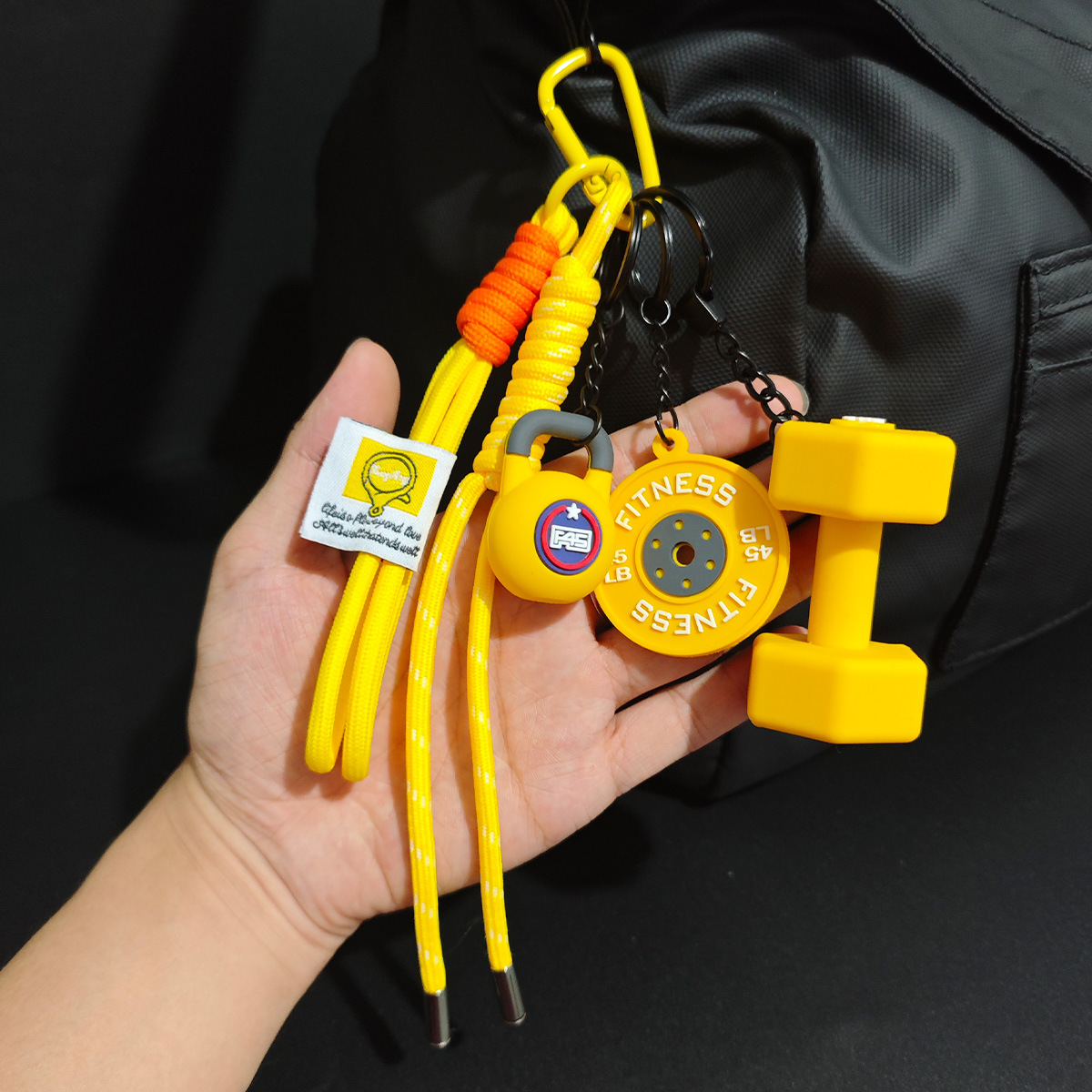 miu系多巴胺色彩健身仿器材包挂配件挂饰健身系列钥匙扣批发零售详情3