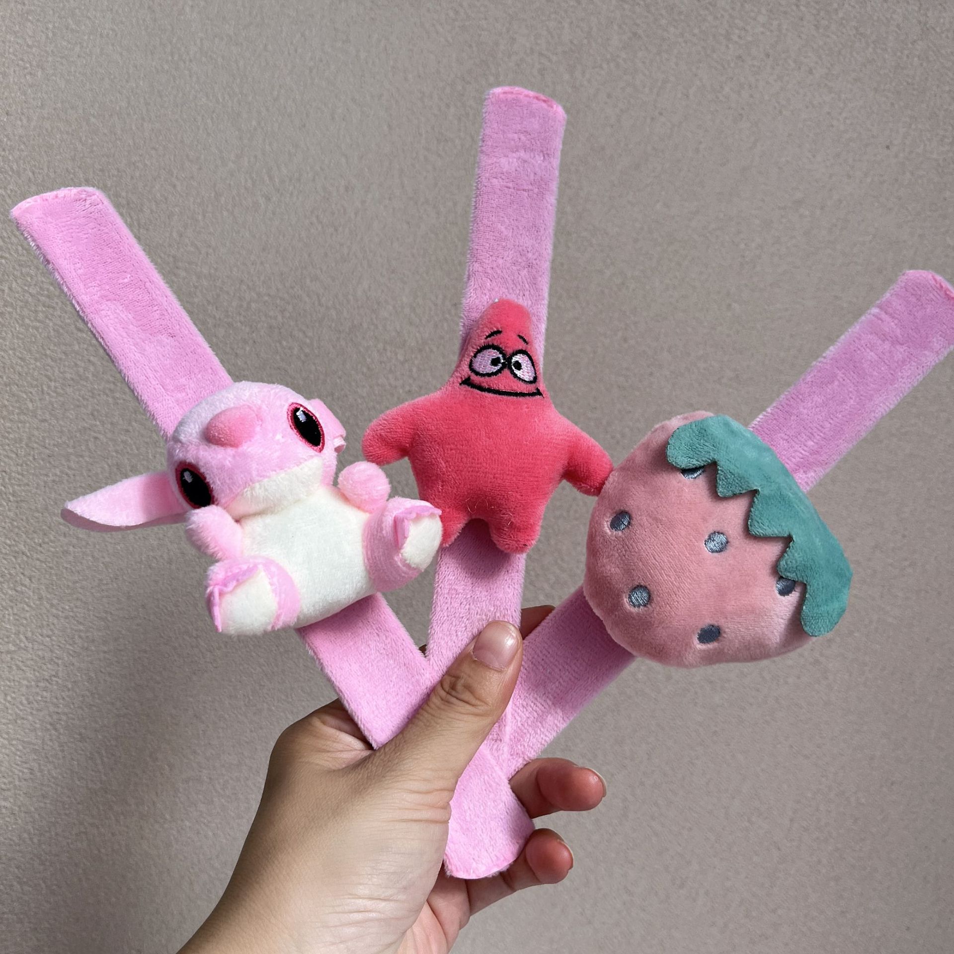 海跃饰品儿童毛绒卡通啪啪圈多种卡通可爱动物手腕创意毛绒拍拍圈详情5