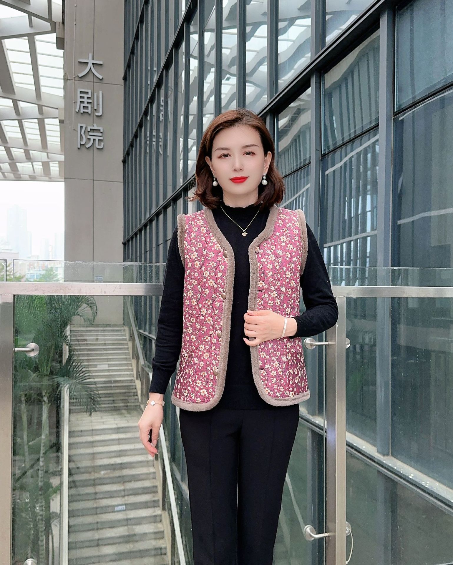 花棉袄妈妈装秋冬装短款马甲大码奶奶加绒保暖碎花棉衣马夹大花女详情4