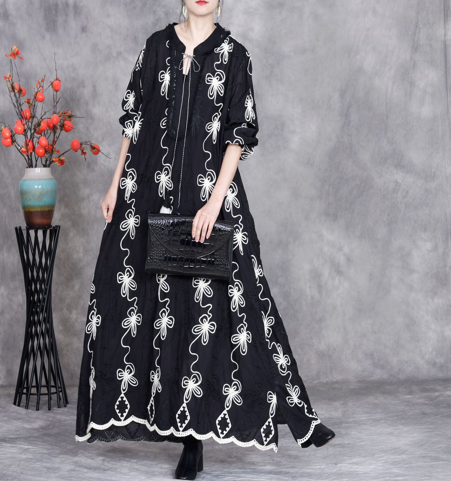 Spring 25 new pure cotton hand-embroidered dress, loose and elegant V-neck long-sleeved dress, a cross-border bestseller in Russia pic 8