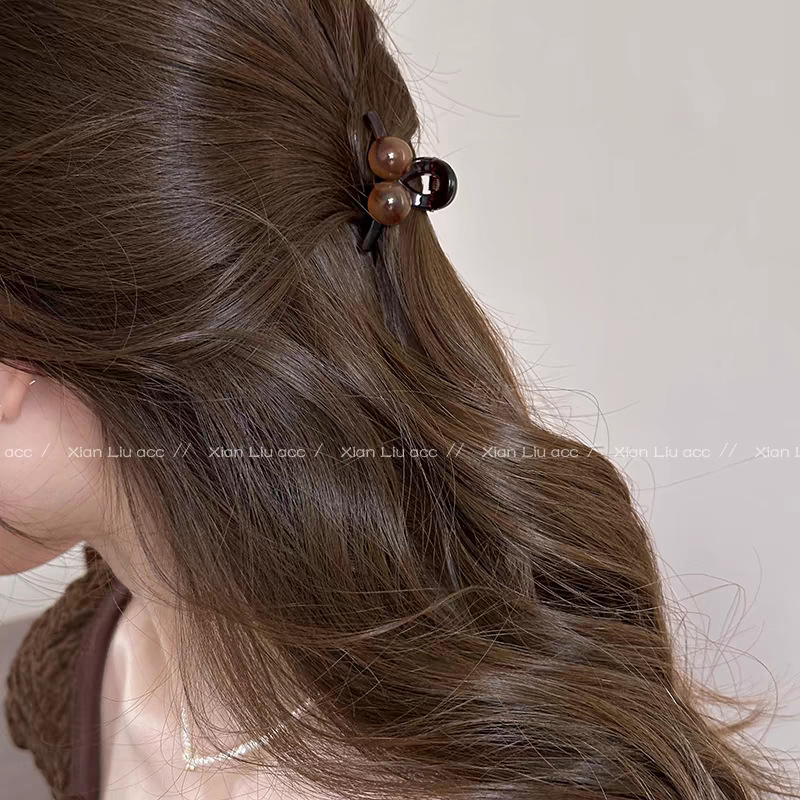 Amber cherry mini hair clip for women, 2025 new style, high-end princess hairstyle, side bangs, hair clip, shark clip pic 5