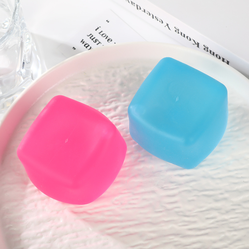 Four-color square kneading fun slow-rebound ice cube stress-relieving toy, a popular maltose release block pic 3