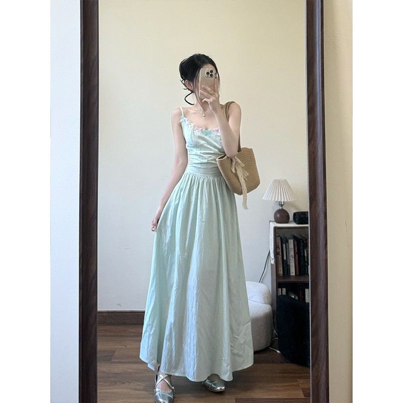 法式绝美吊带连衣裙子女2025夏季新款小个子海边度假气质仙女长裙详情8